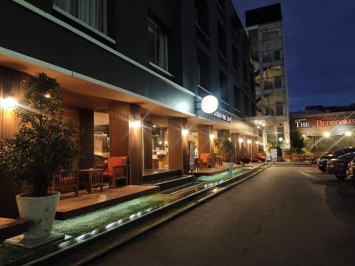 The Bedrooms Boutique Hotel Бангкок Экстерьер фото