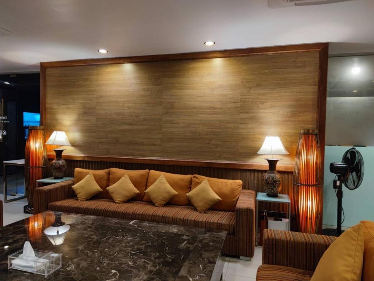 The Bedrooms Boutique Hotel Бангкок Экстерьер фото