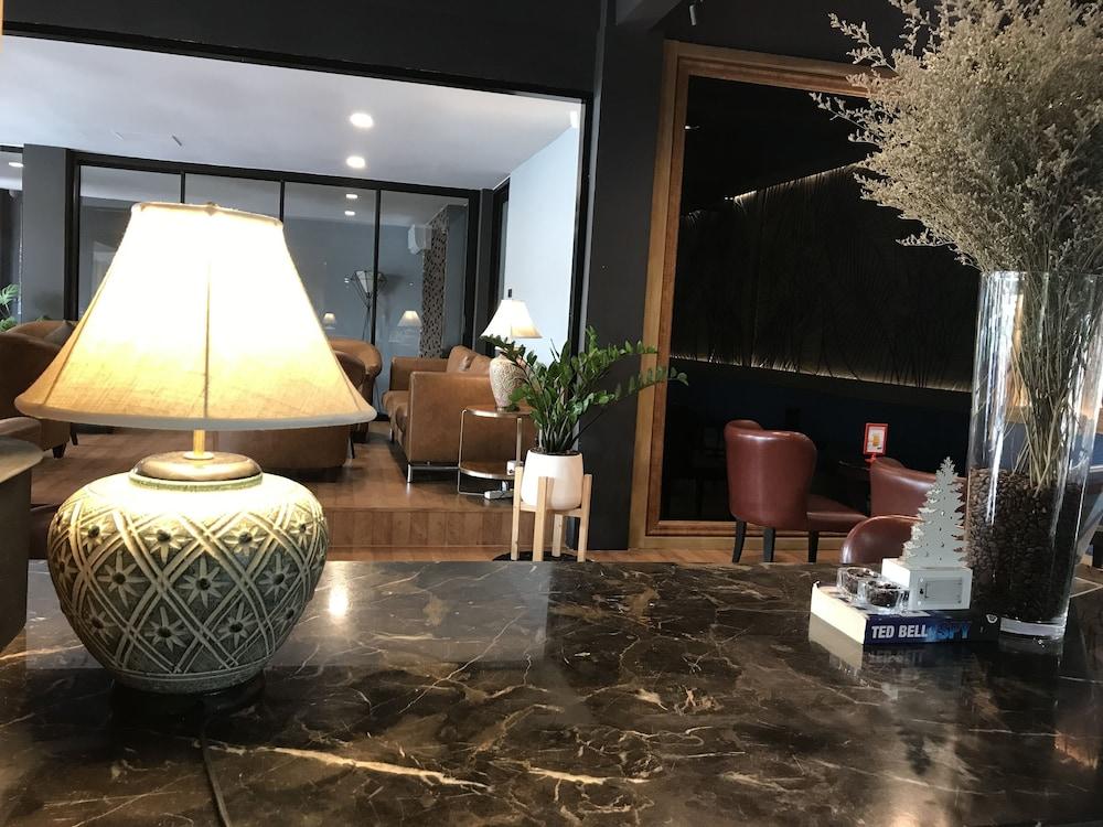 The Bedrooms Boutique Hotel Бангкок Экстерьер фото